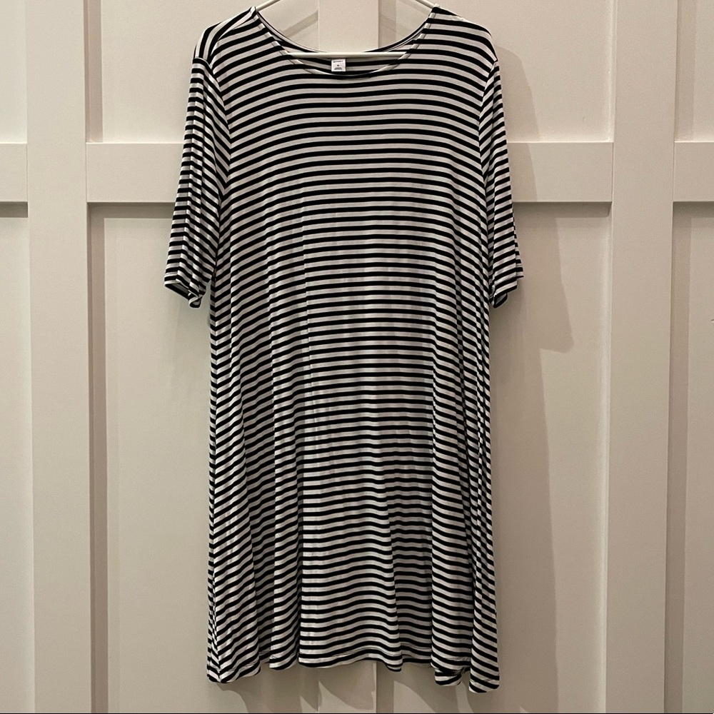 Old navy stretchy striped dress
